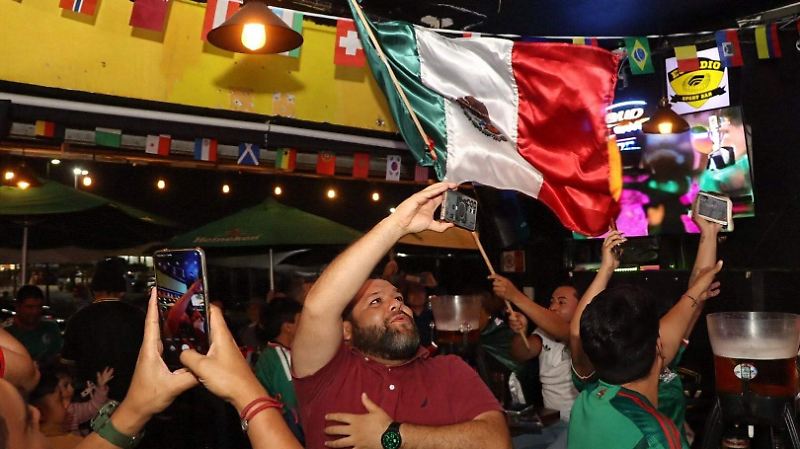 Gran ambiente en el triunfo de México